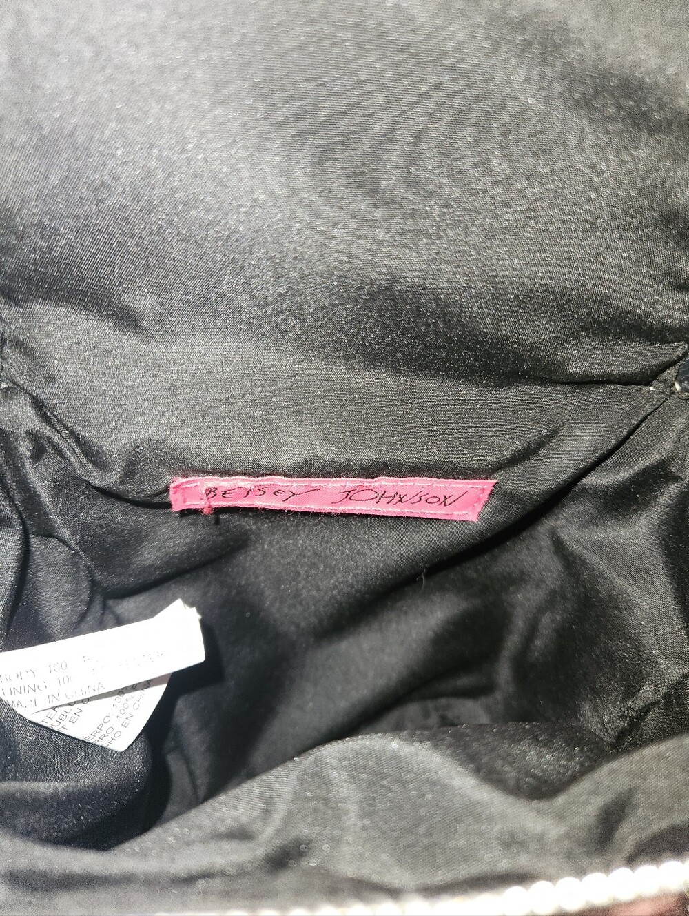 Betsey Johnson Kitsch L'Oven You Crossbody Bag - Picture 7 of 7
